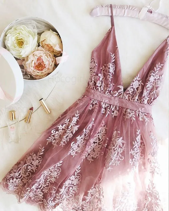 A Line Lace Appliqued V-neck Short Homecoming Dress HD0103
