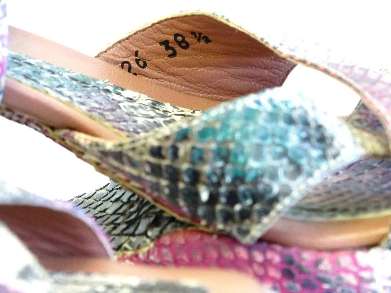 Alaïa Paris "CALZATURE" Donna Wedge in Snakeskin