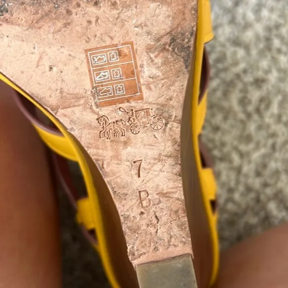 BEAUTIFUL Coach Dawn Leather Wedge