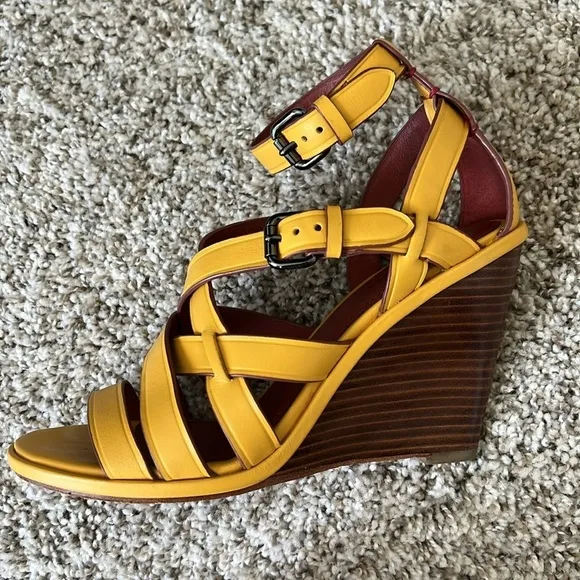 BEAUTIFUL Coach Dawn Leather Wedge