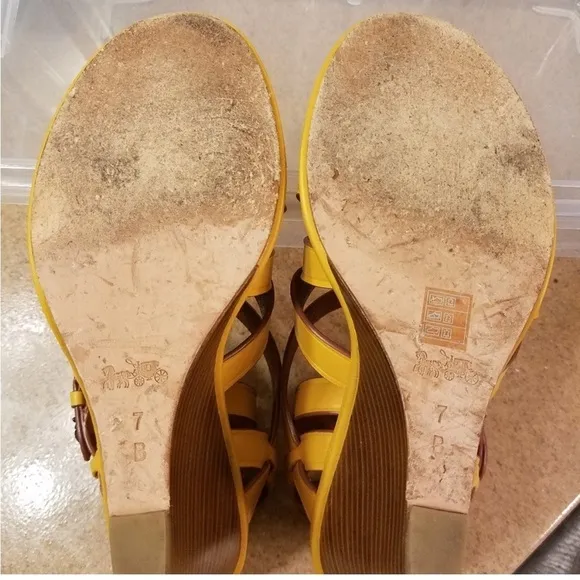 BEAUTIFUL Coach Dawn Leather Wedge