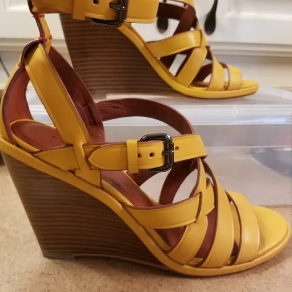 BEAUTIFUL Coach Dawn Leather Wedge