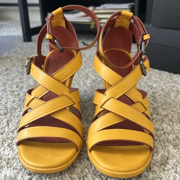 BEAUTIFUL Coach Dawn Leather Wedge