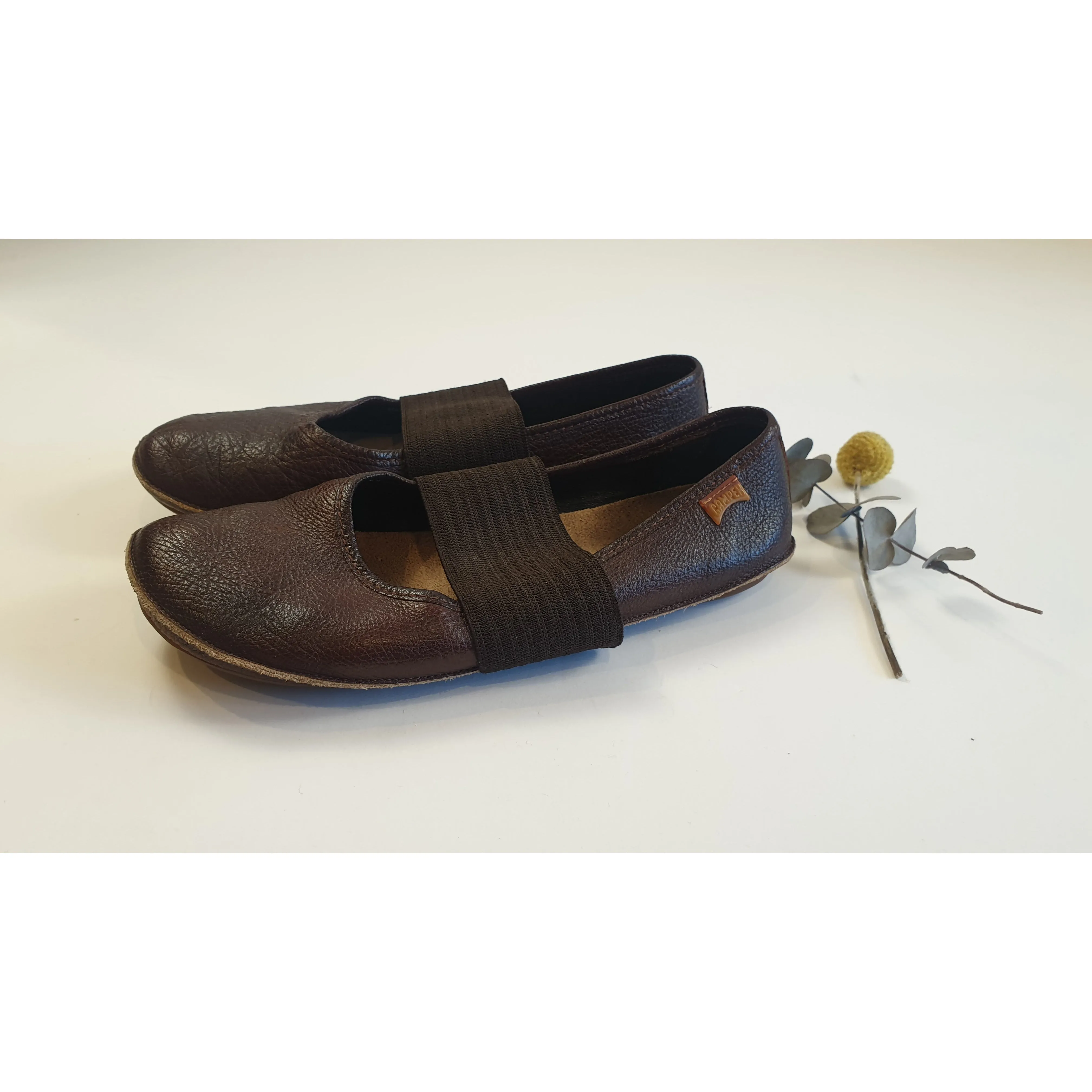 Camper pre-owned brown leather mary jane style flat shoes size 37