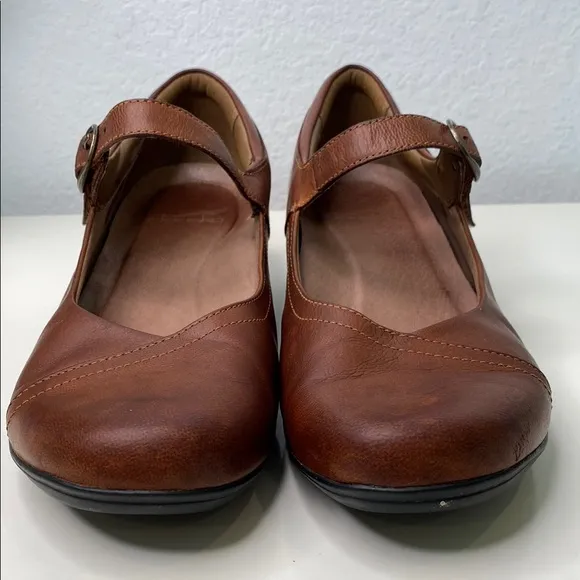 Dansko Women's Fawna Mary Jane in Brown Size 39EU/8.5 US