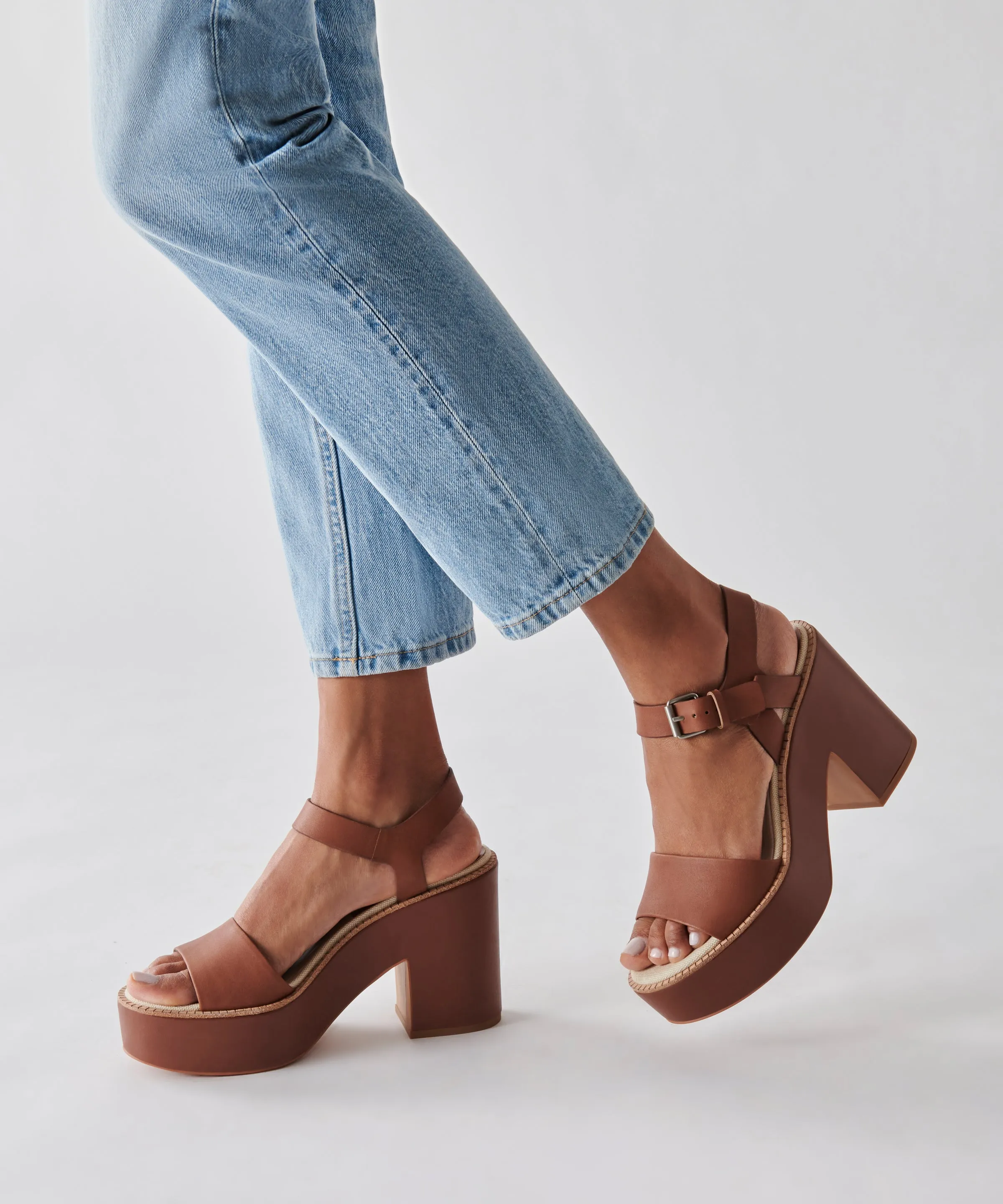 ELLY HEELS DK BROWN LEATHER