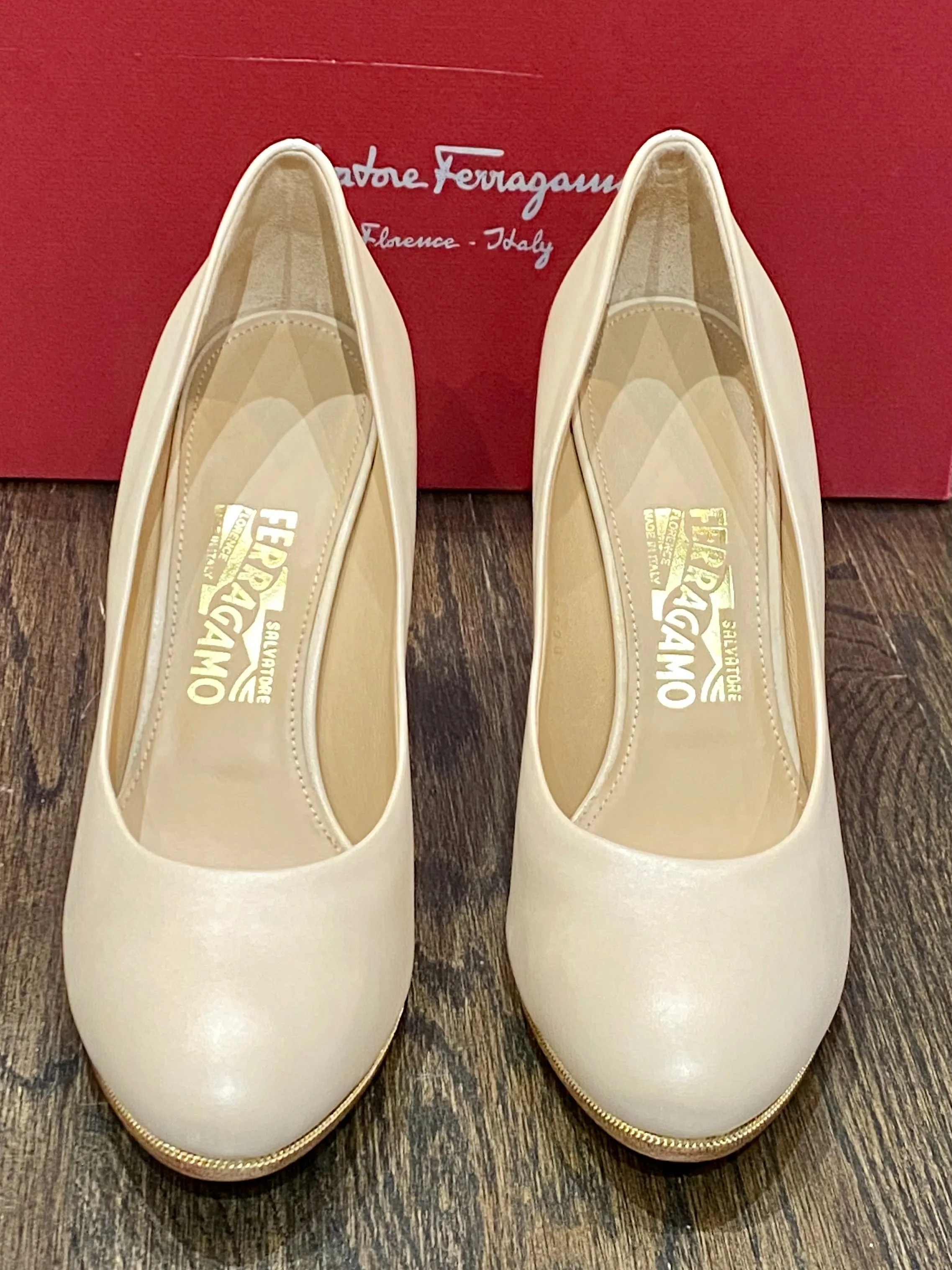 Ferragamo Fiammaz in New Bisque Lamb