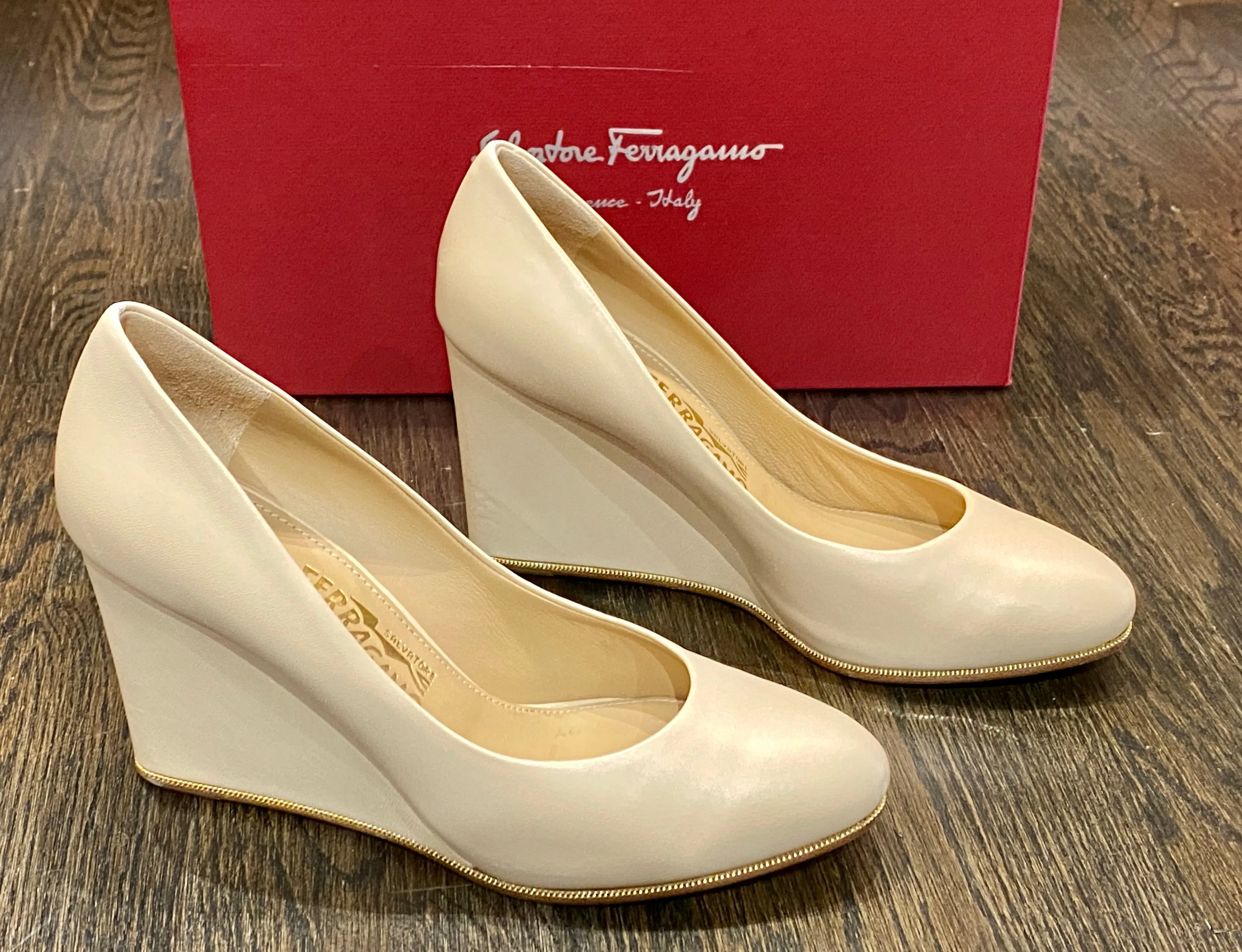 Ferragamo Fiammaz in New Bisque Lamb