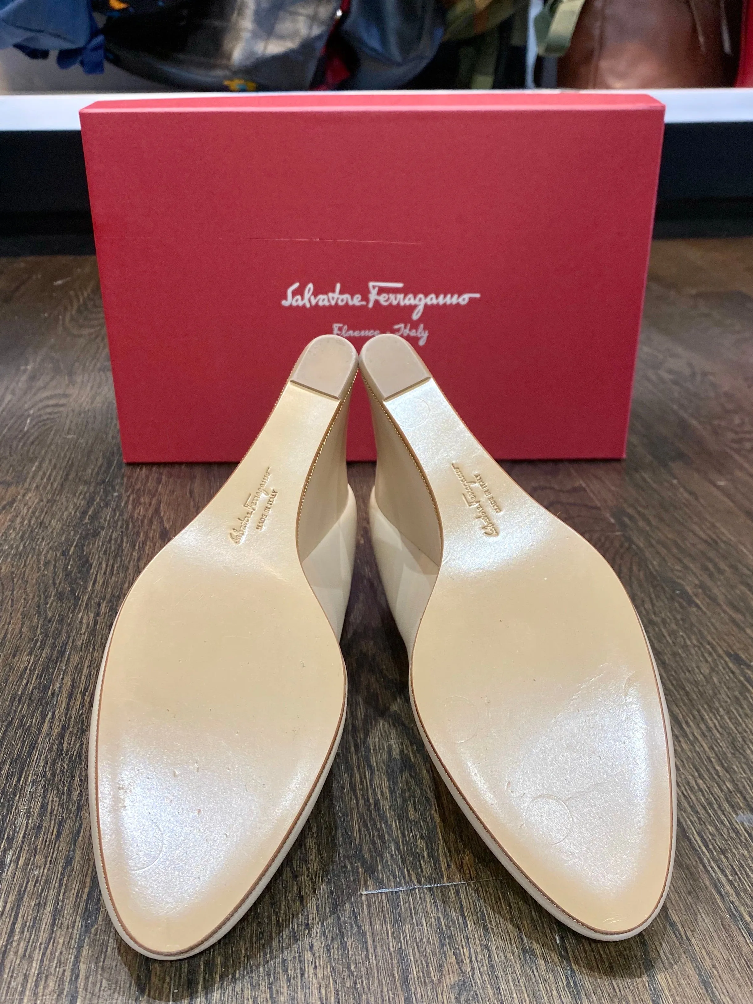 Ferragamo Fiammaz in New Bisque Lamb