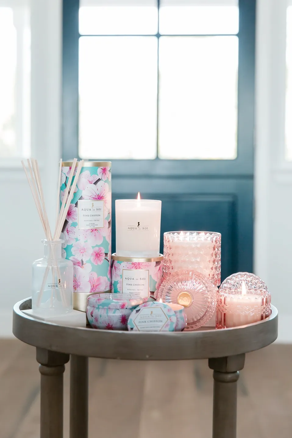 Gorgeous 'Pink Chiffon' glass shimmer candle