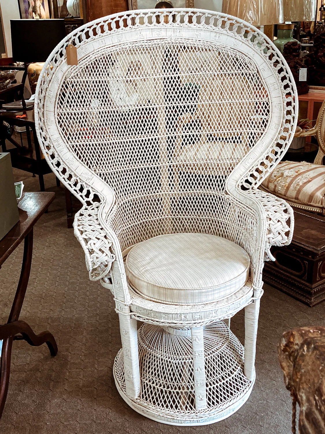 Gorgeous Vintage Antique-Inspired Intricately Woven White Wicker Peacock Chair