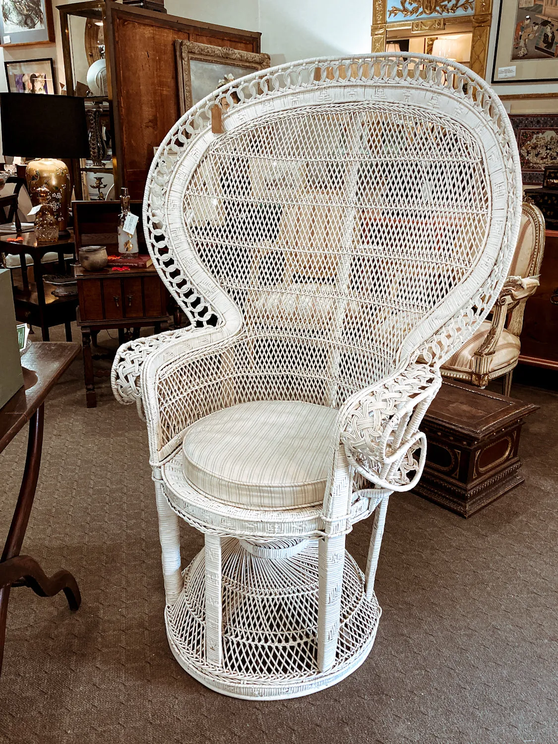 Gorgeous Vintage Antique-Inspired Intricately Woven White Wicker Peacock Chair