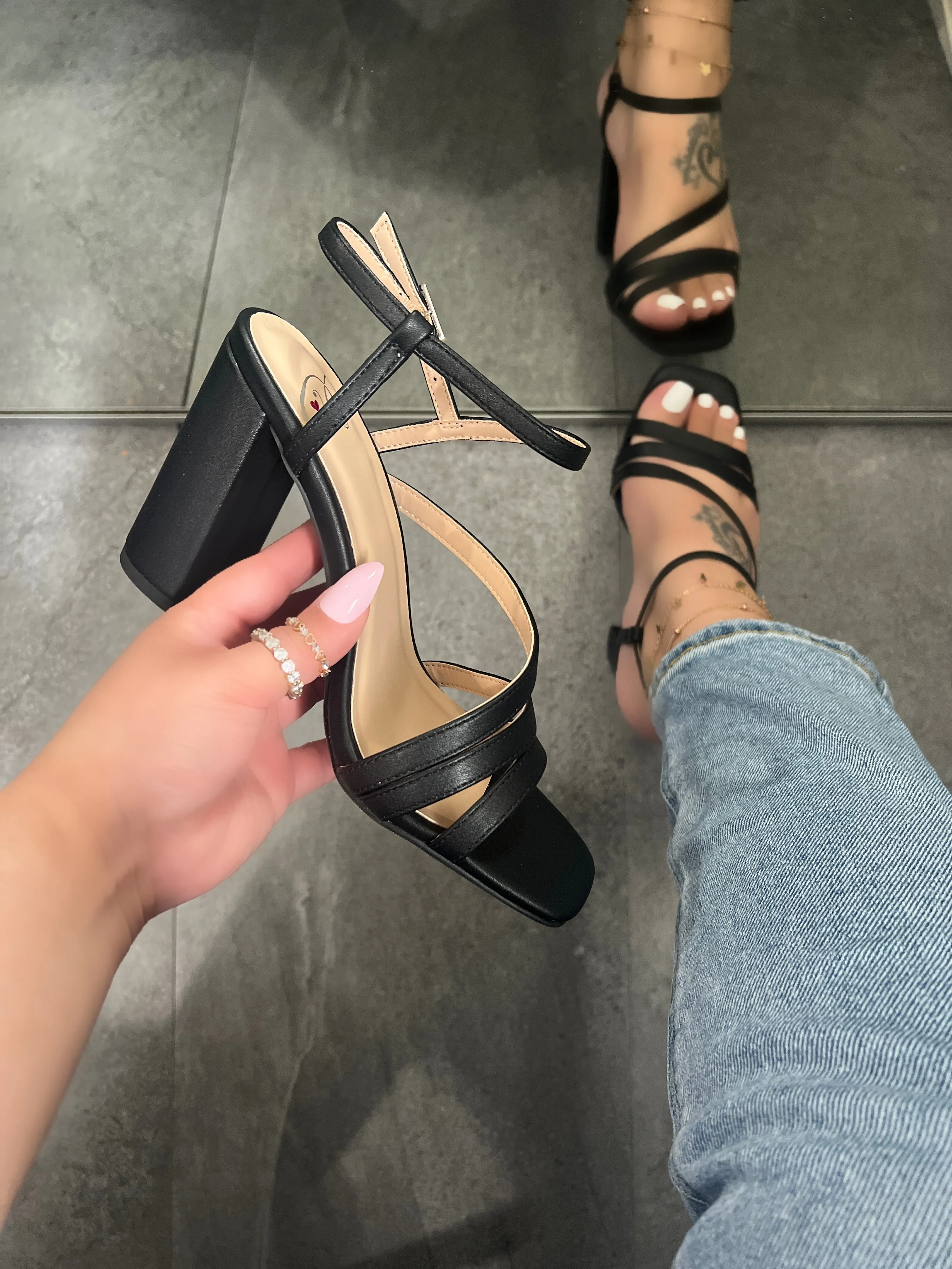 Jane Chunky Heel- Black