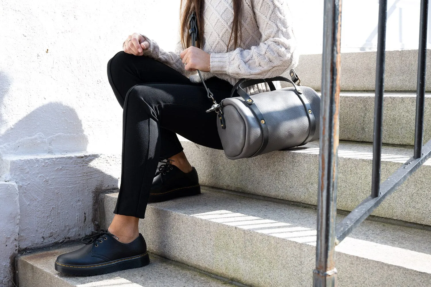 JANE LEATHER CROSSBODY - LEAD GRAY