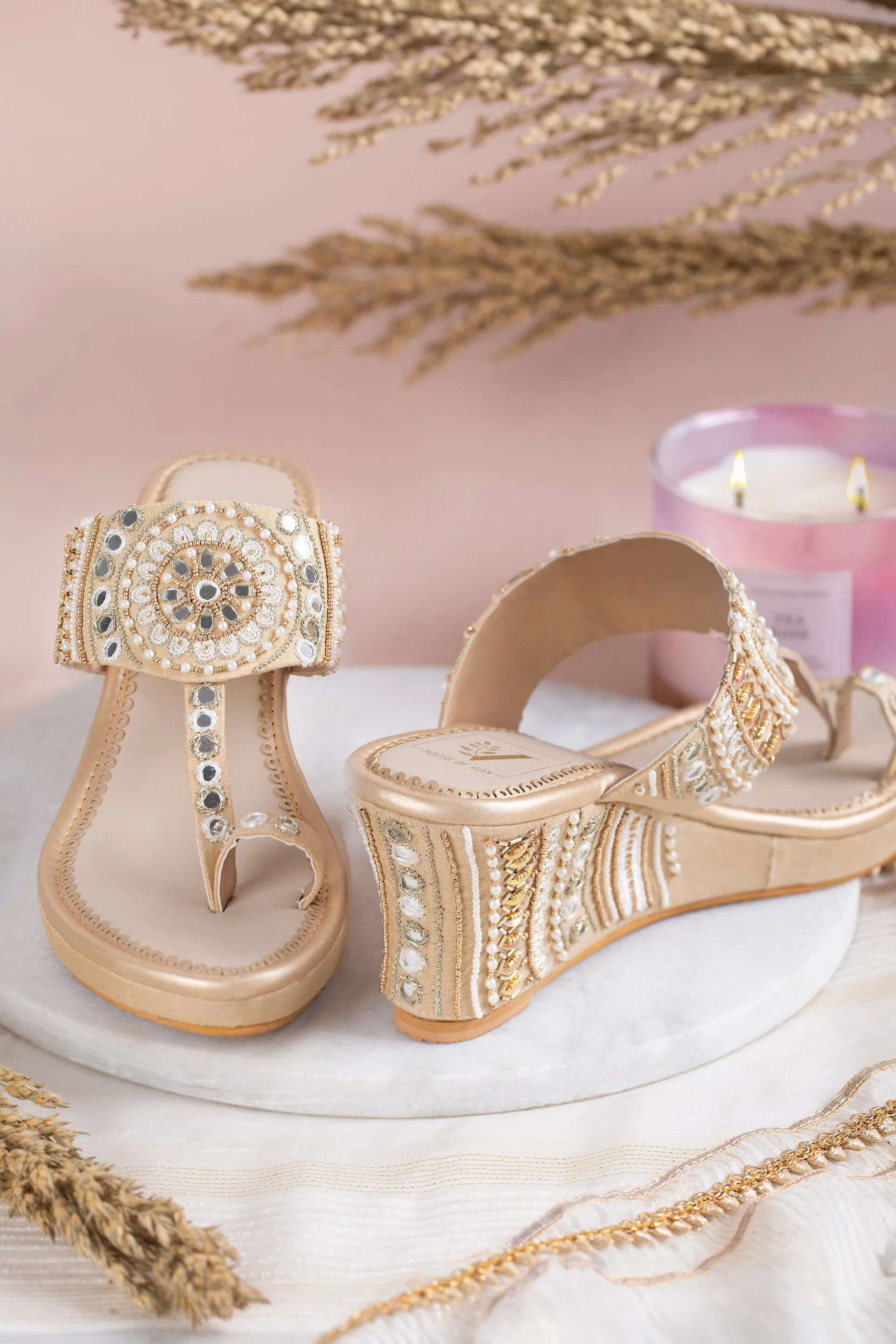 Jharokha Wedges