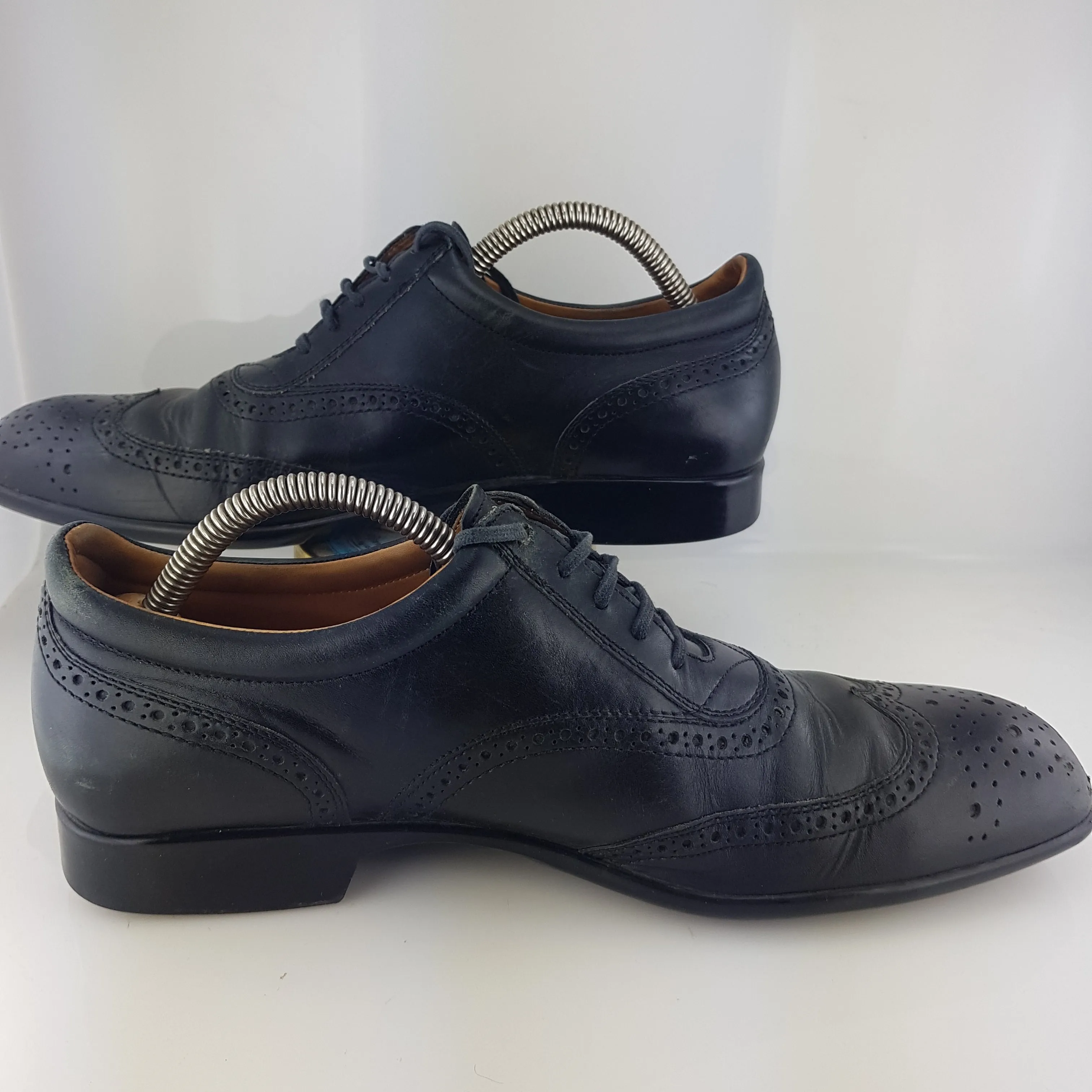 Lace-up shoe