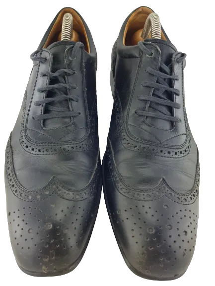 Lace-up shoe