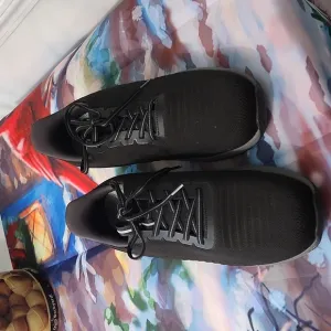 Men's OrthoFeet Shoes With Inserts Size 9.5 Wide