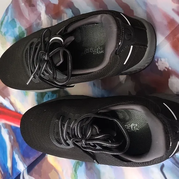 Men's OrthoFeet Shoes With Inserts Size 9.5 Wide