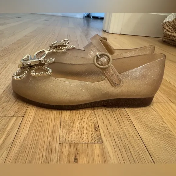 Mini Melissa kid’s sweet love Mary Jane flat w/ adjustable Velcro strap. Size 11