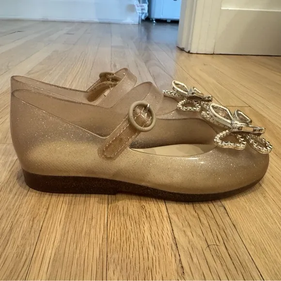 Mini Melissa kid’s sweet love Mary Jane flat w/ adjustable Velcro strap. Size 11