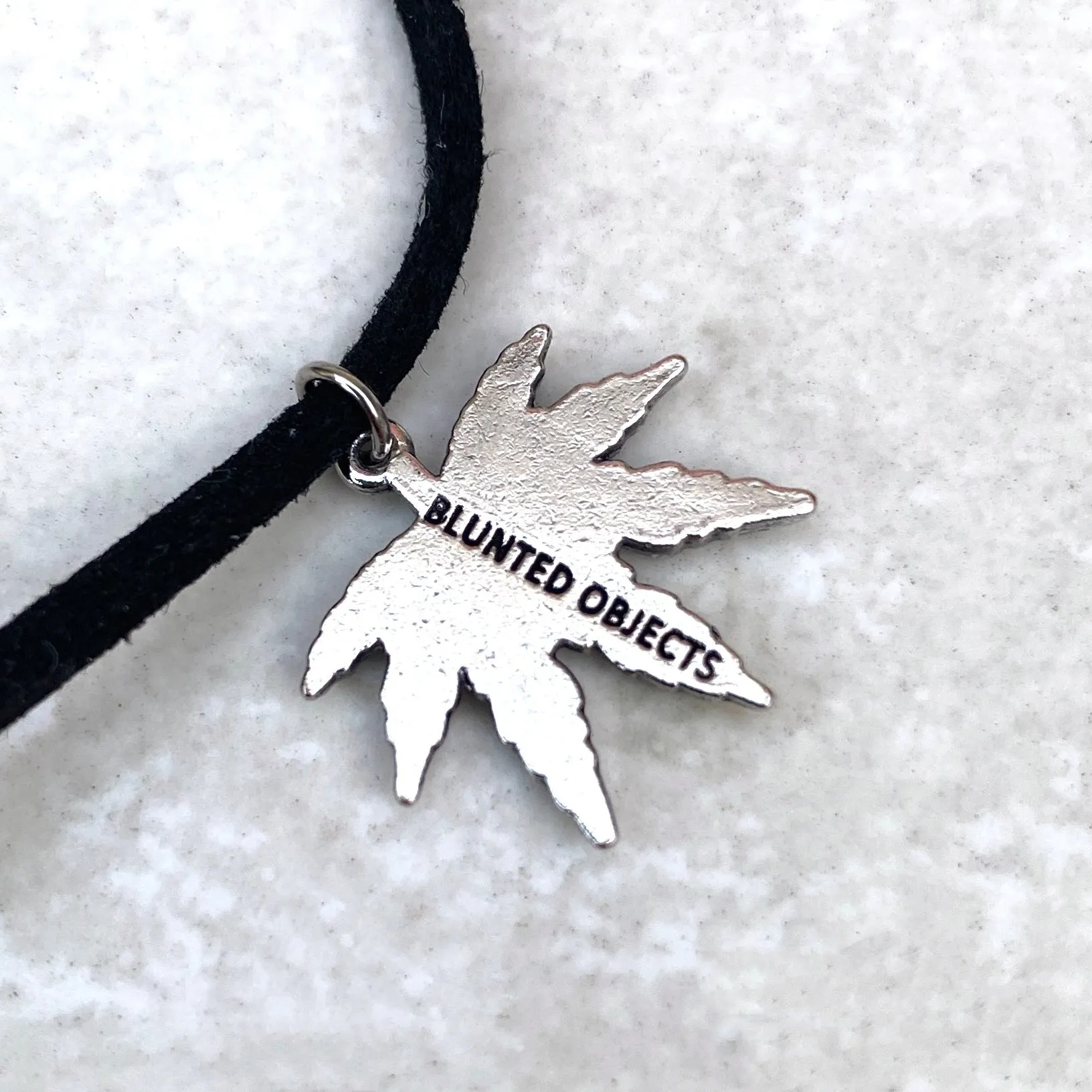 Minimalist Mary Leaf Choker - Silver