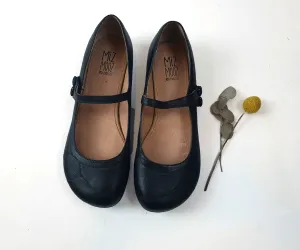 Miz Mooz "Dotty" black leather mary jane style shoes size 41