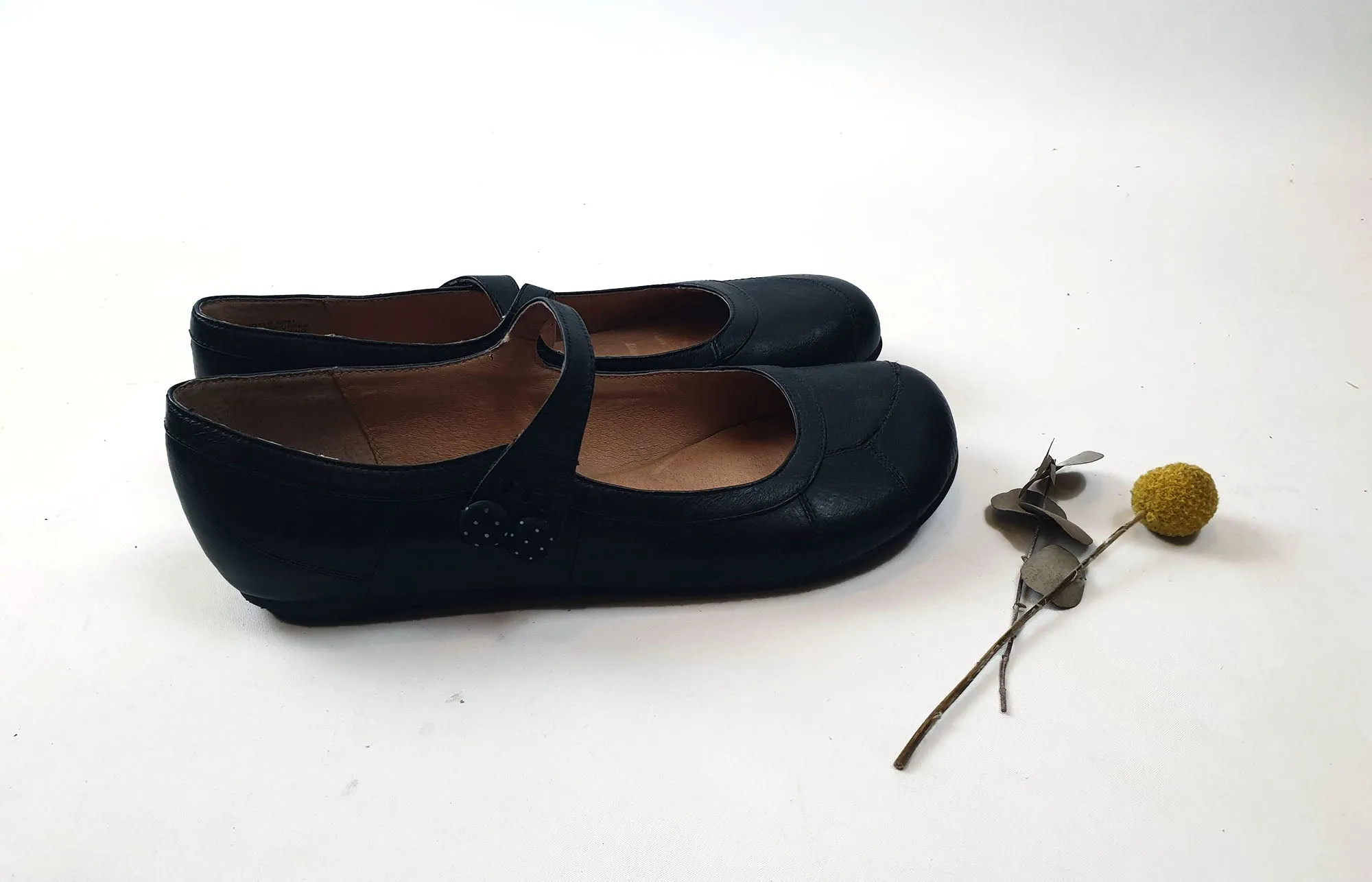 Miz Mooz "Dotty" black leather mary jane style shoes size 41