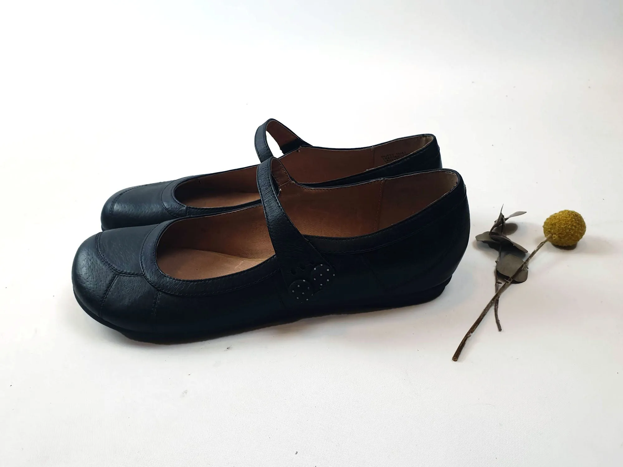 Miz Mooz "Dotty" black leather mary jane style shoes size 41