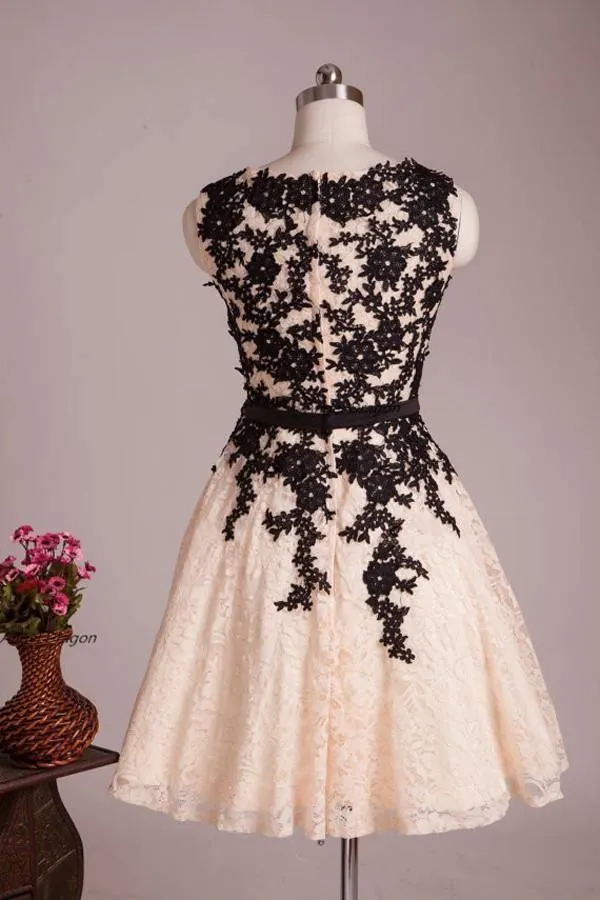 Modern A-line Jewel Knee Length Lace Homecoming Dress With Appliques TR0136