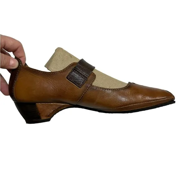 NWOB Pikolinos Brown Leather Gandia Mary Jane/Brandy Shoe