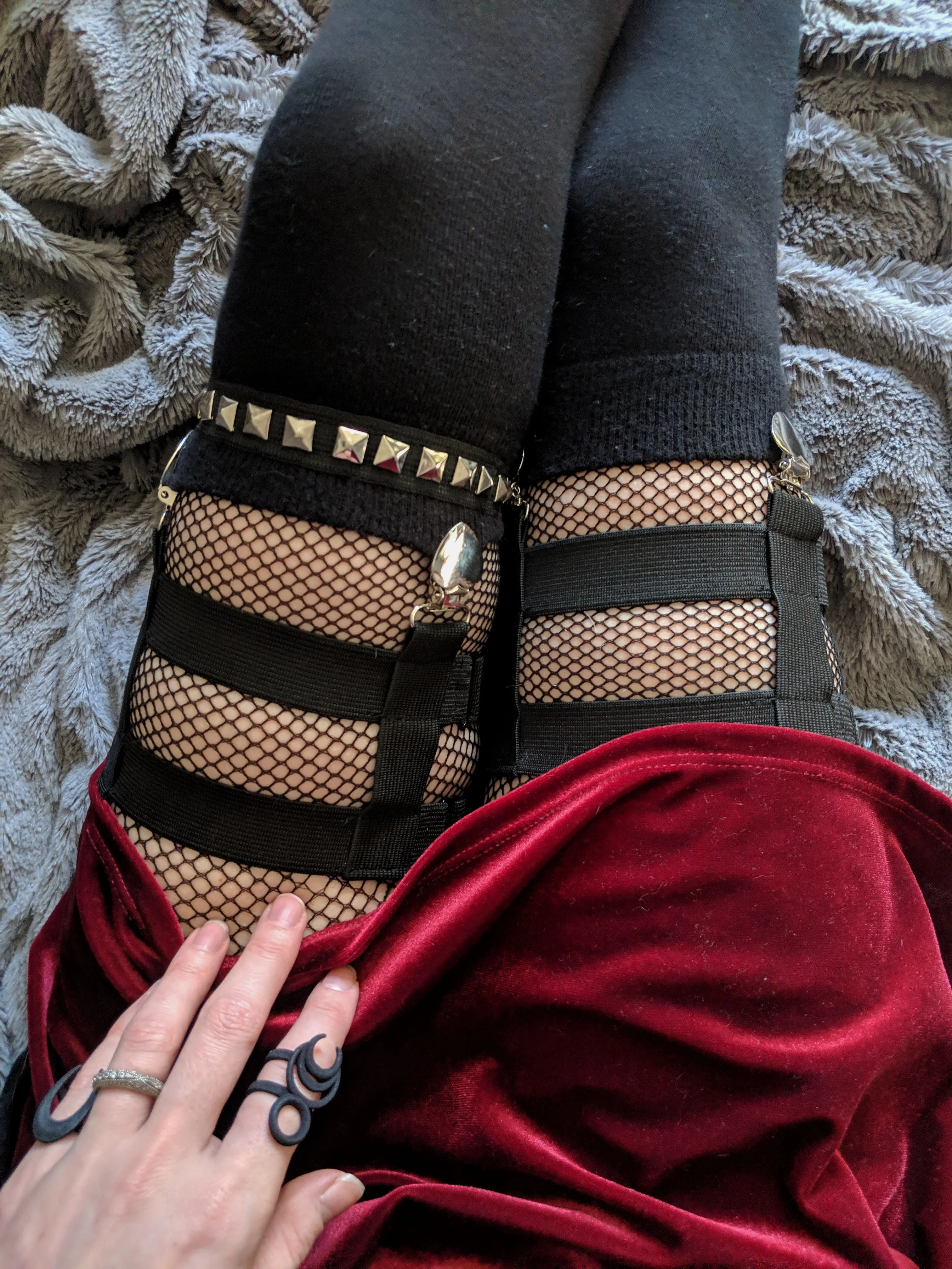 Pair of plain Jane garters - adjustable