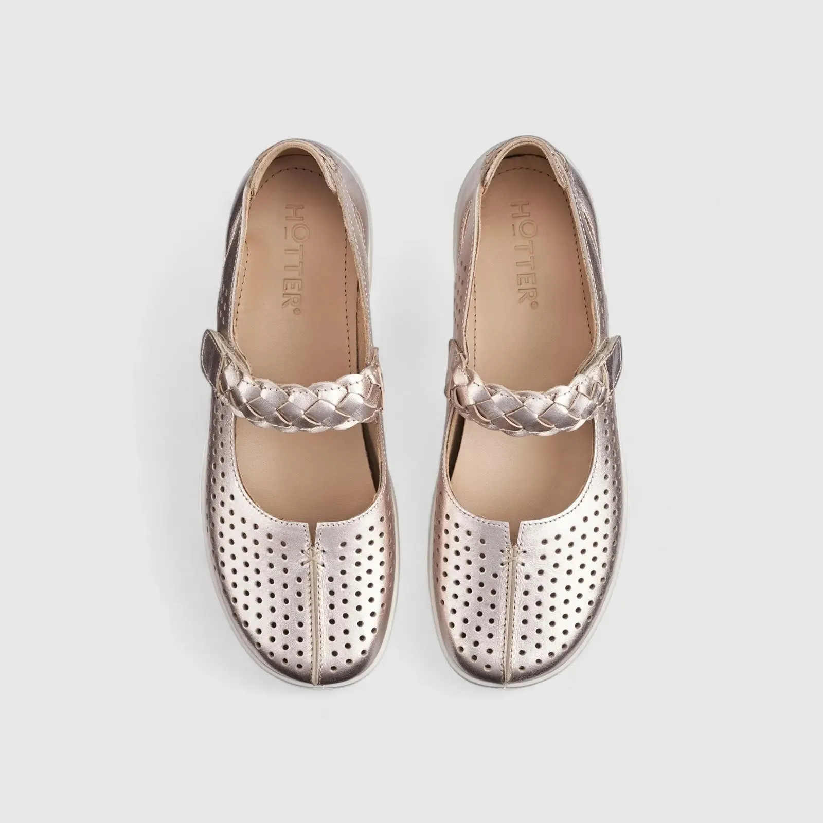 Quake Comfort Shoe Soft Gold
