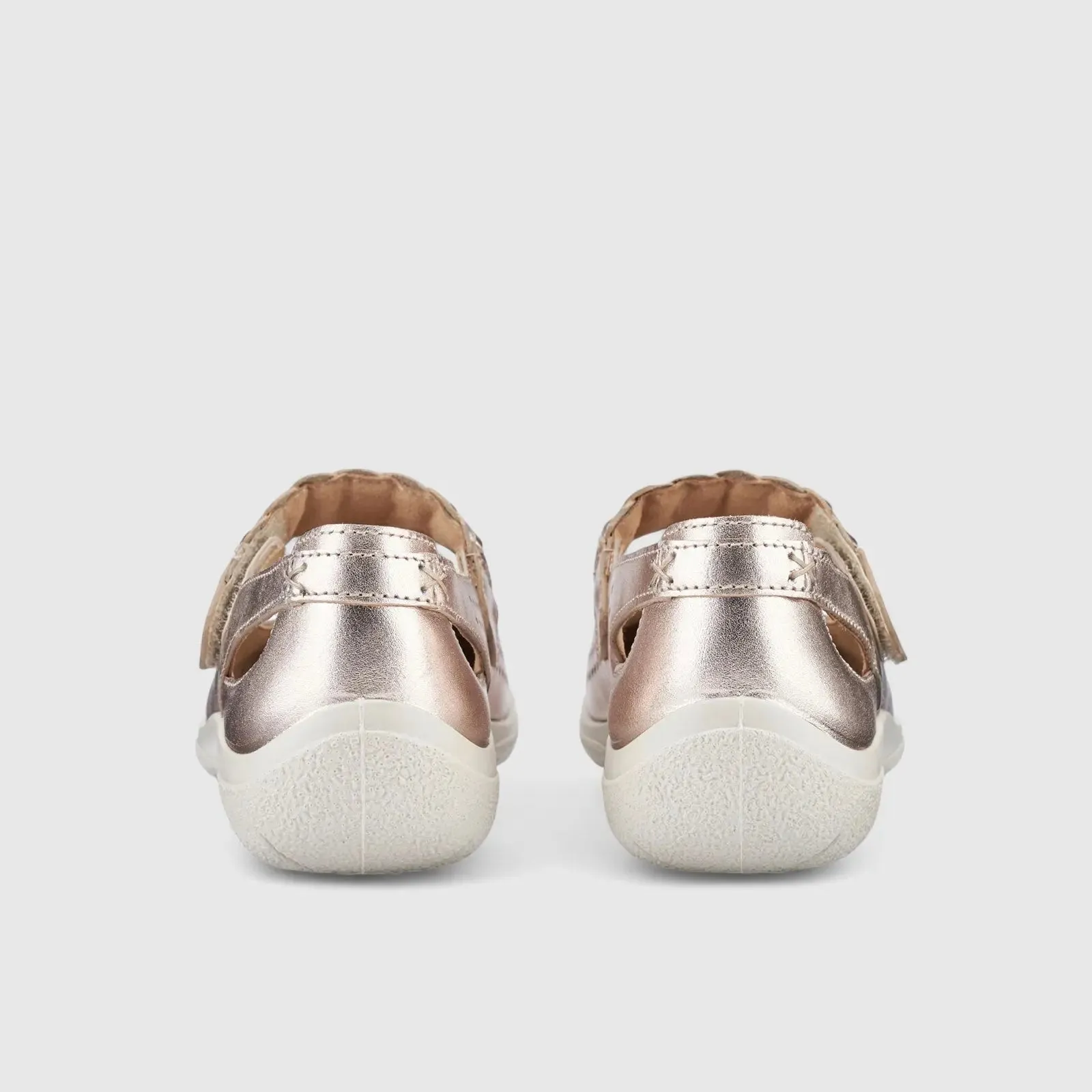 Quake Comfort Shoe Soft Gold