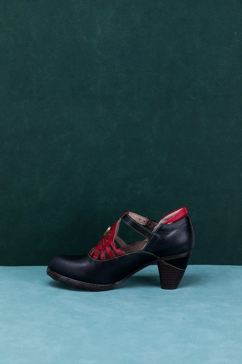Radiant Cutout Leather Pump - Black