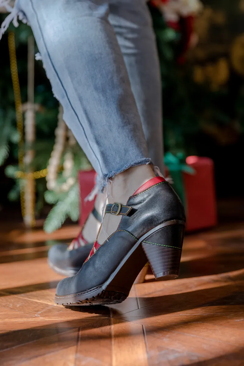 Radiant Cutout Leather Pump - Black