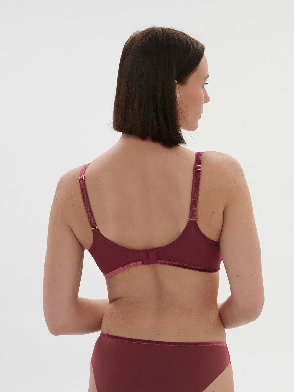 Scenario Plunge Bra in Red