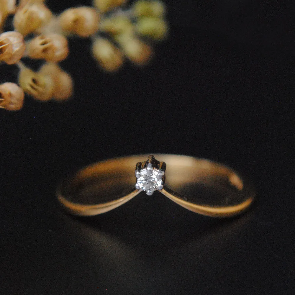 Single Diamond V Chevron Ring