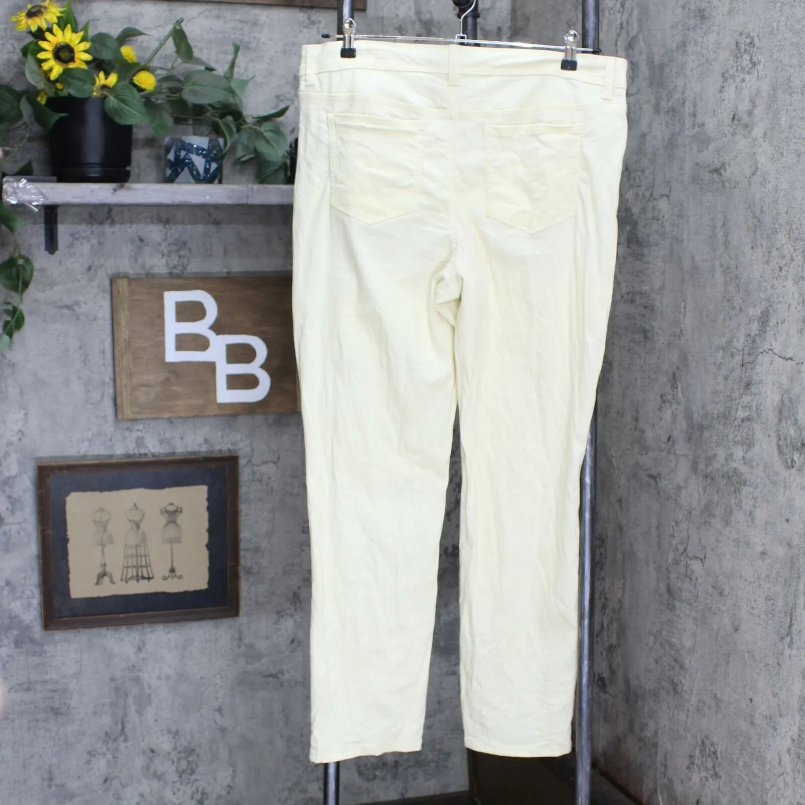 Style & Co. Tummy-Control Straight-Leg Fashion Jeans 54719FR819 French Better 16