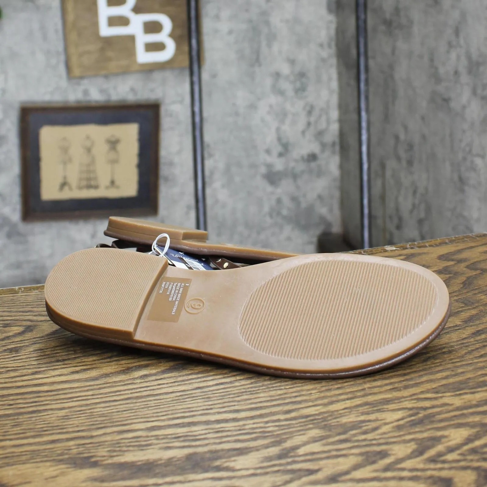 Universal Thread Womens Nikki Studded Thong Sandals 89998544 Brown 9M