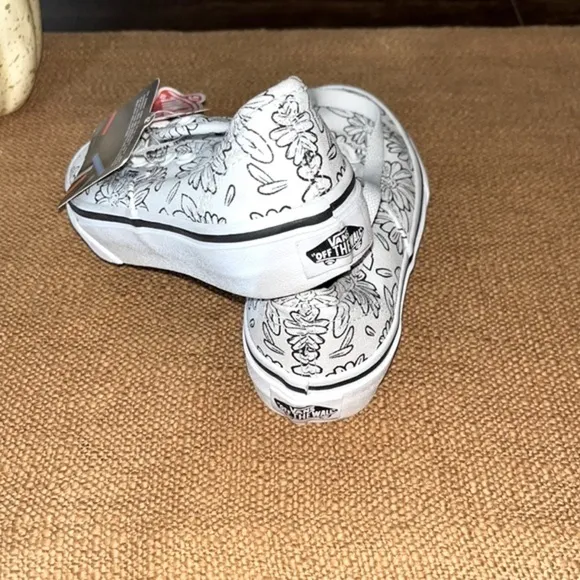 Vans Kids Color Me Daisies Chalkboard Shoes