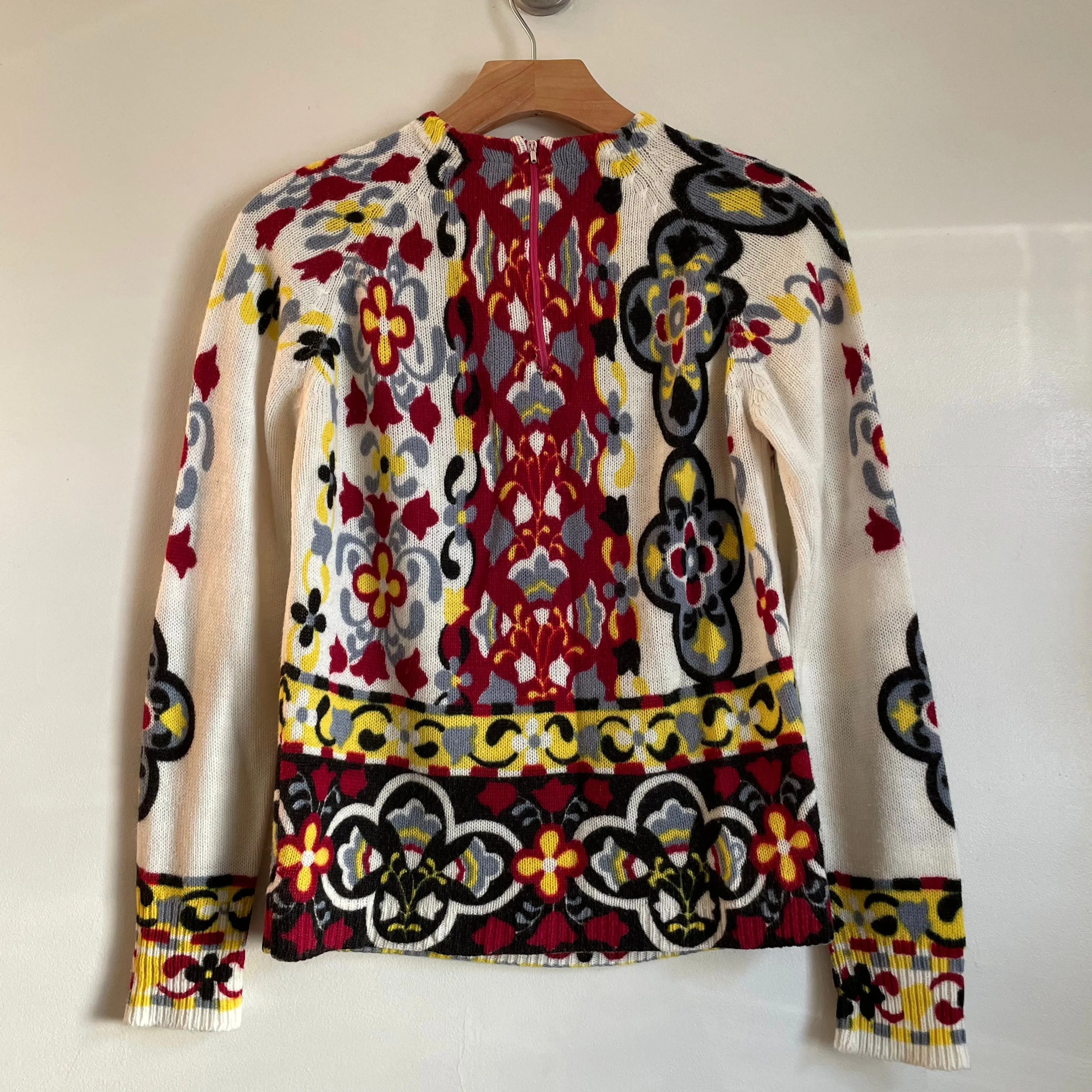 Vintage 1960s 70s filigree floral high neck sweater (HT2324)