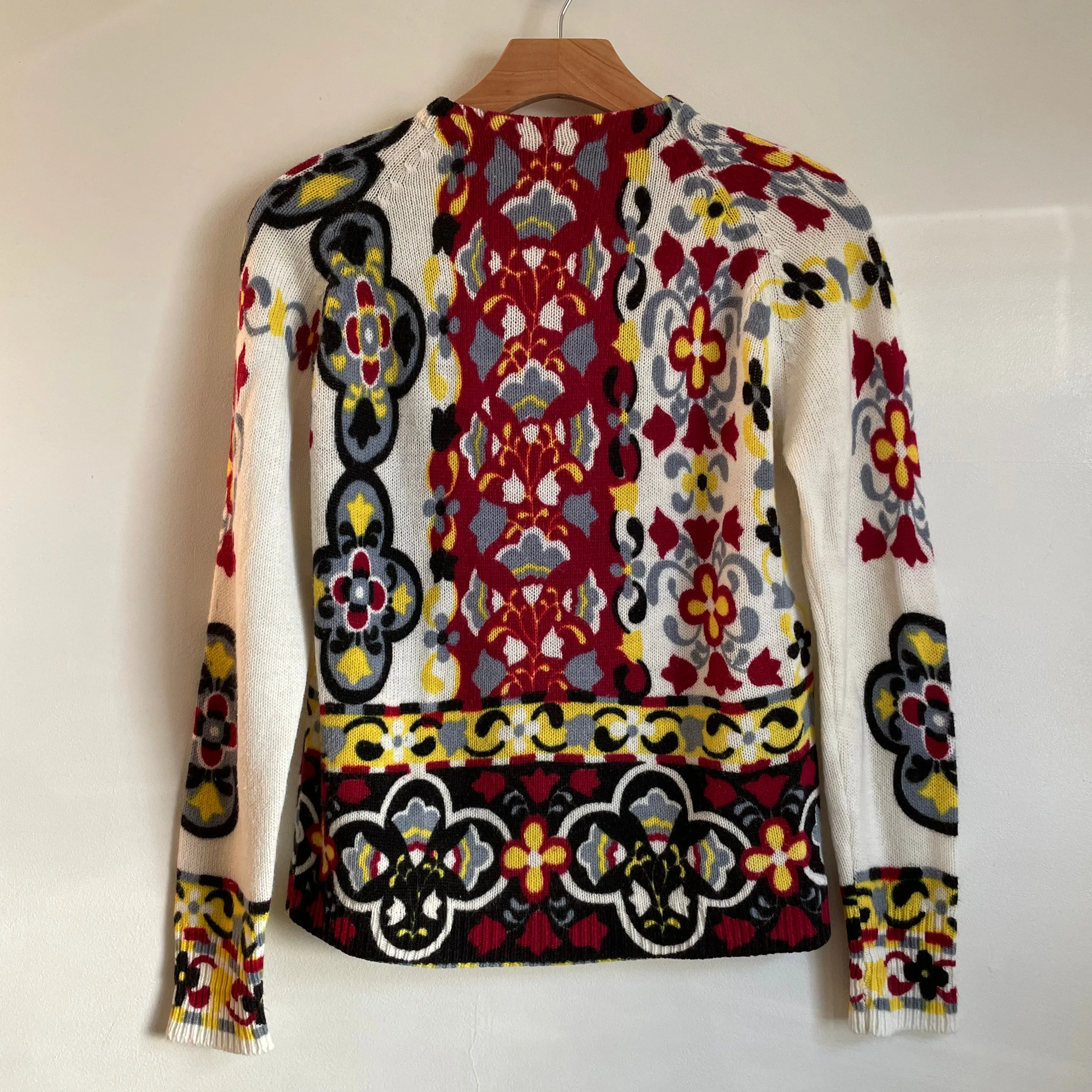 Vintage 1960s 70s filigree floral high neck sweater (HT2324)