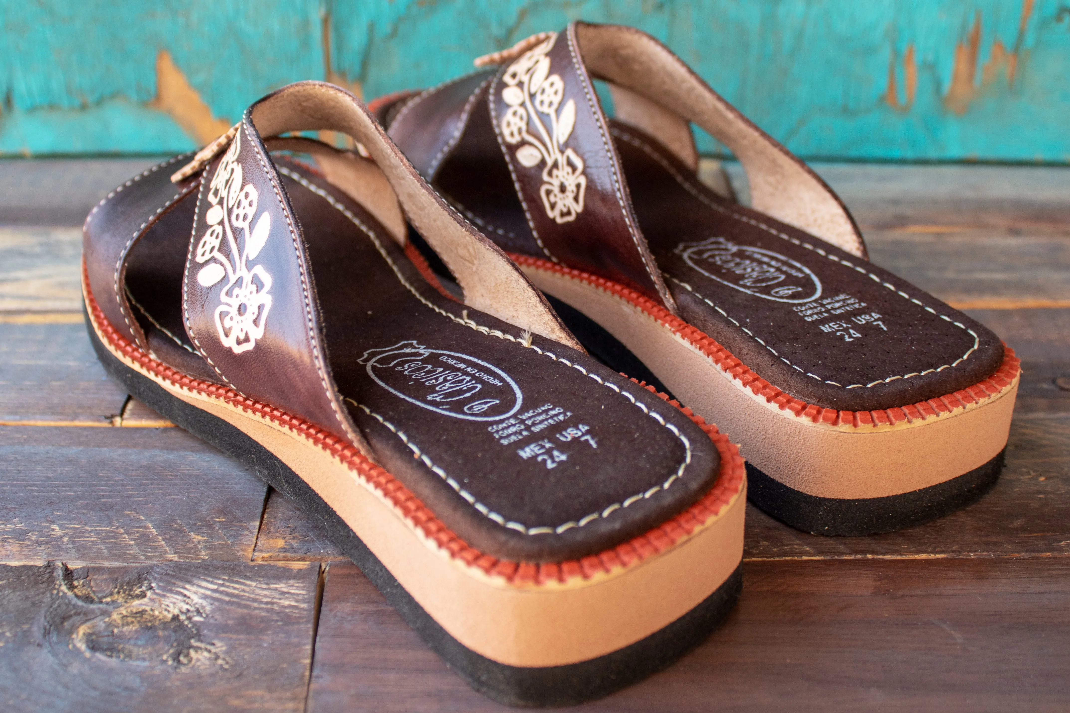 WOMENS LEATHER SLIP ON HUARACHE MEXICAN SANDAL