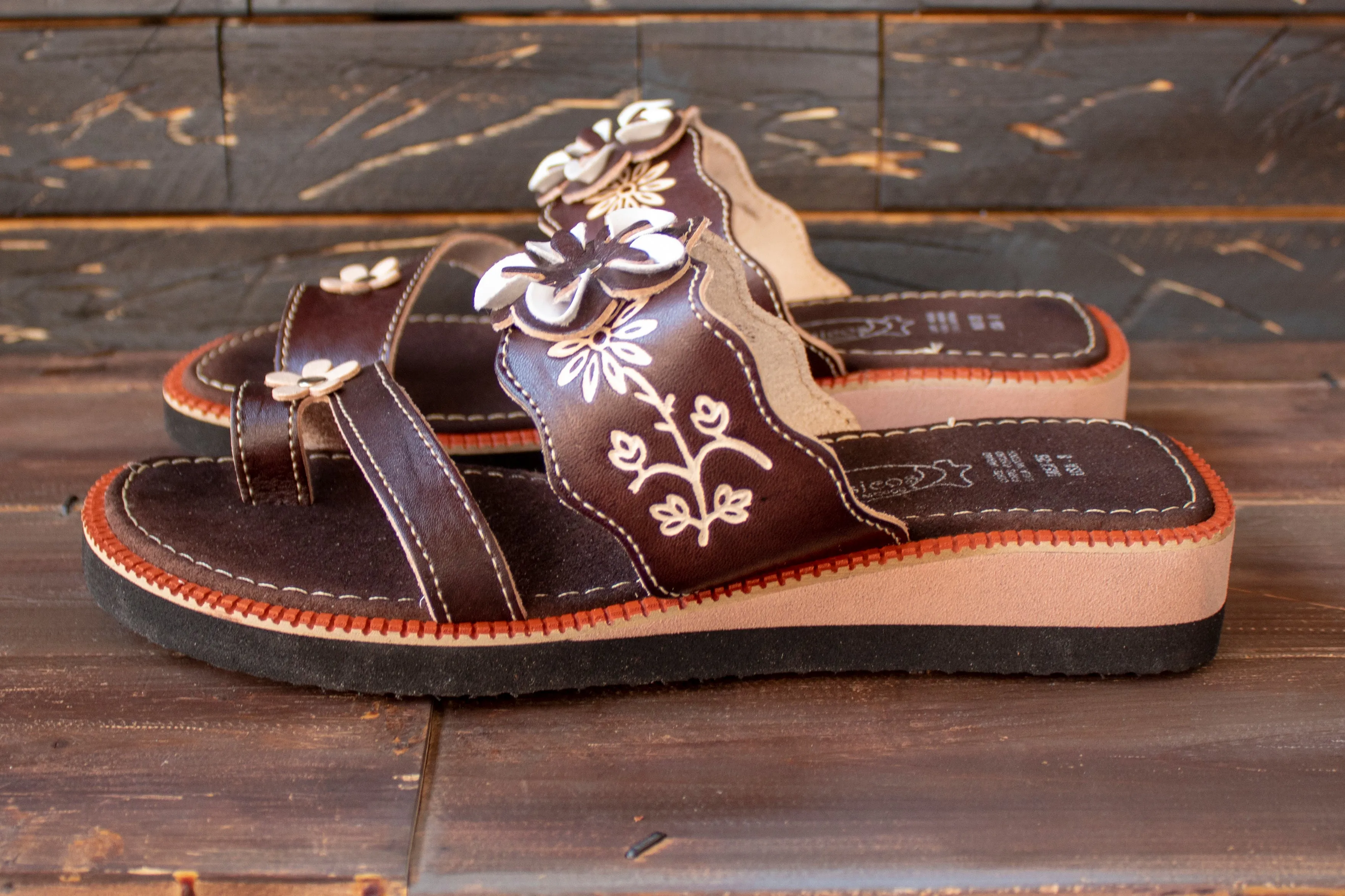 WOMENS LEATHER SLIP ON HUARACHE MEXICAN SANDAL