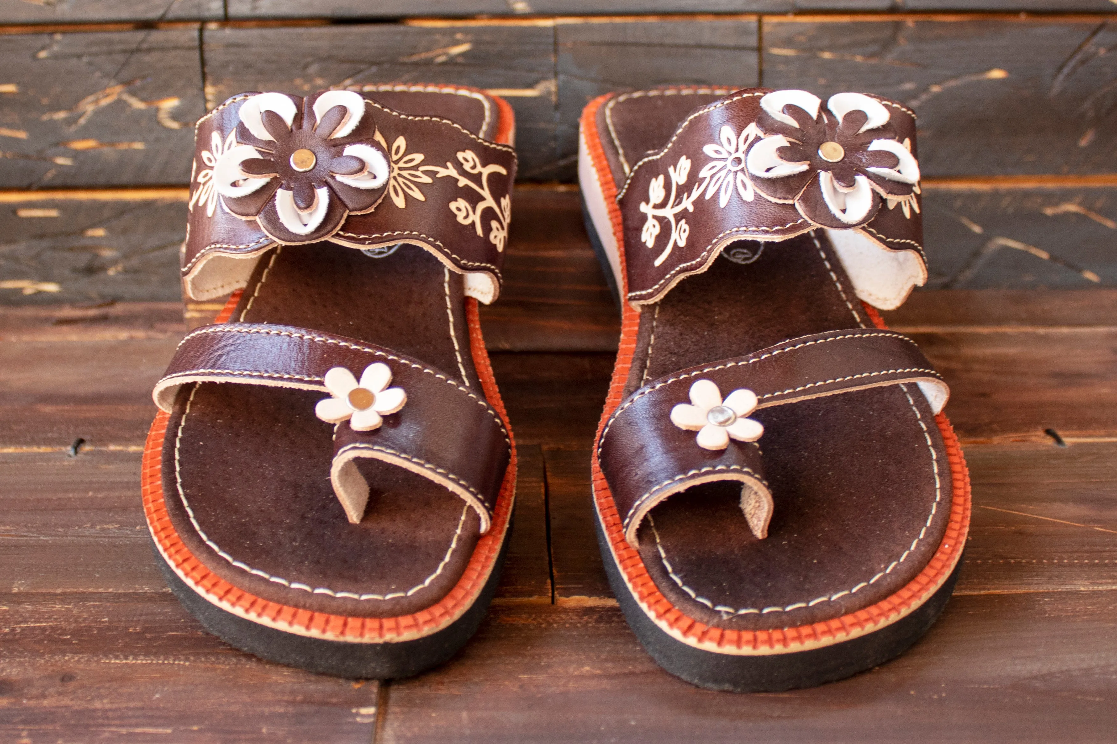 WOMENS LEATHER SLIP ON HUARACHE MEXICAN SANDAL